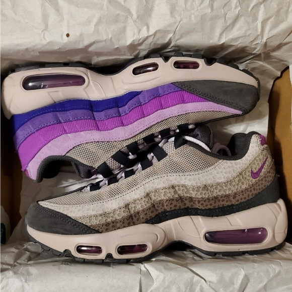 Nike Womens Air Max 95 Anthracite Viotech Casual Lace Up Running Shoe - Picture 1 of 2